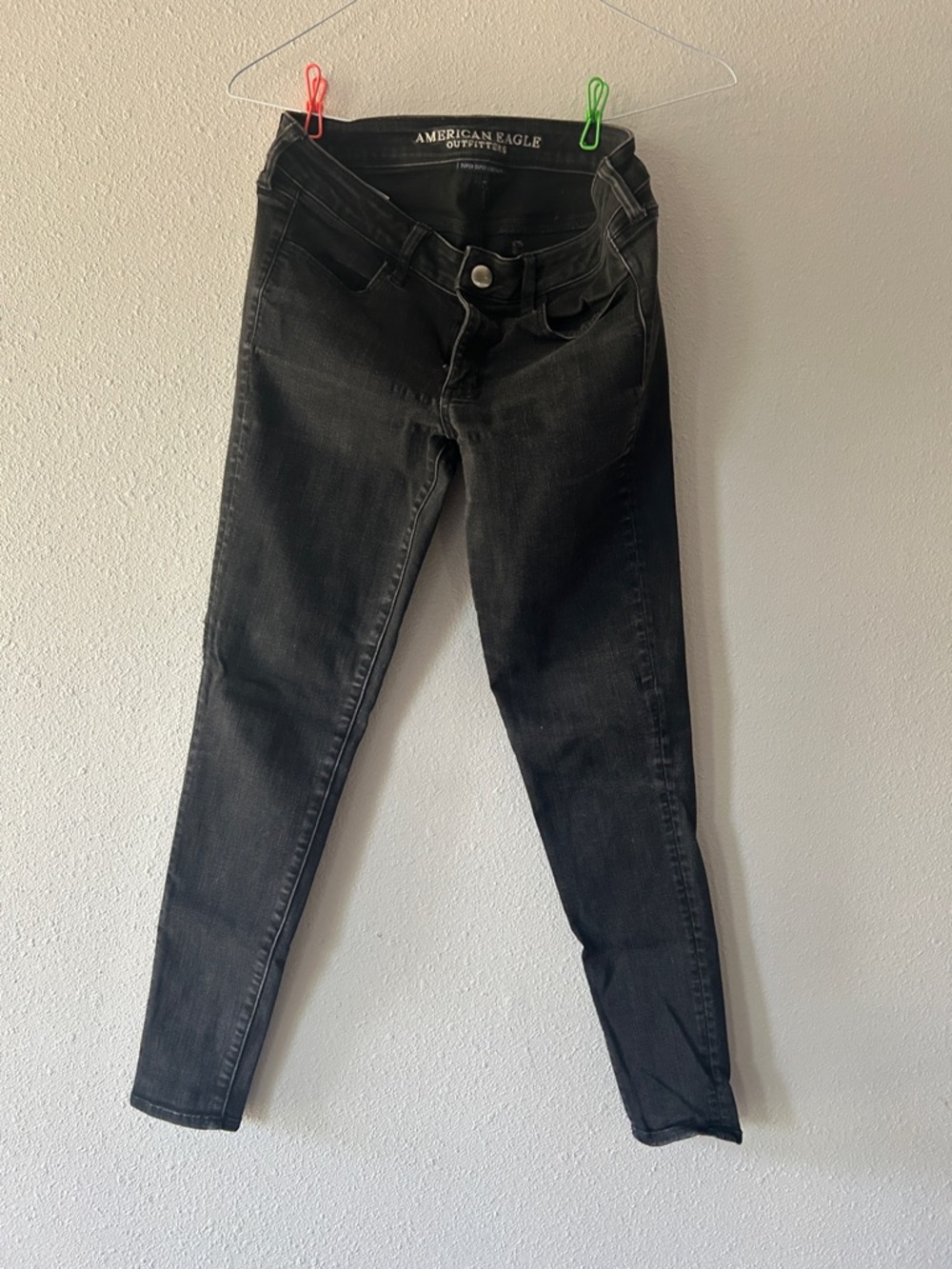 American Eagle Outfitters Women’s Black Skinny Jeans - High Rise USED